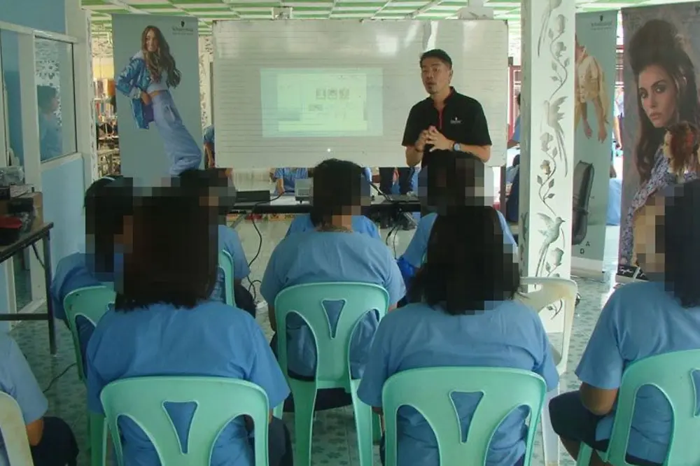 โครงการช่างทำผมมืออาชีพโดยชวาร์สคอฟสนับสนุนผู้ต้องขังหญิงในการกลับคืนสู่สังคม